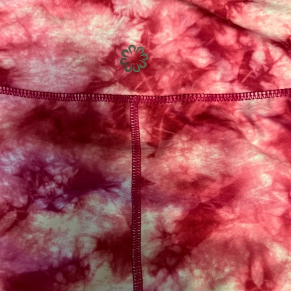 Ladies Size Medium Pro Player Red and White Tie-Dye Leggings GUC - Picture 5 of 6